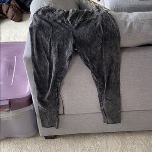 Acid wash black TNA leggings size small